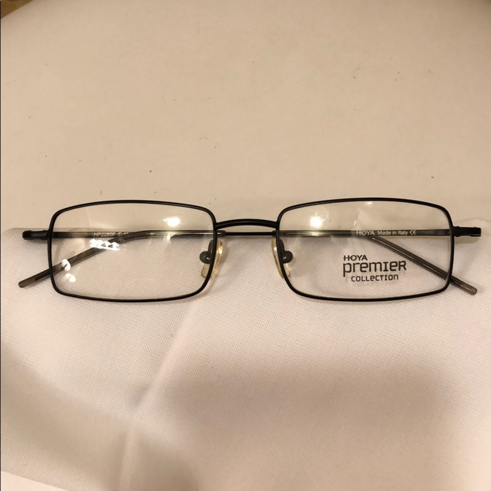 HOYA PREMIER EYEWEAR